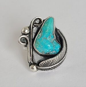 Vintage Native Navajo Boho Western Chunky Sterling Silver Turquoise Feather Ring